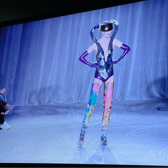 Meet your Posher, Melissa - Picture 4 of 4